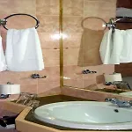 Rainbow Hotel 2*